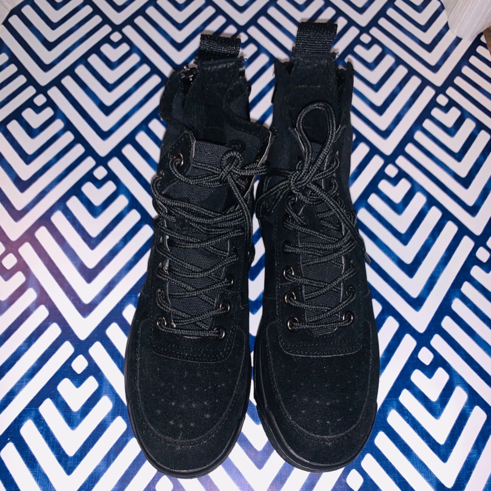 Black Suede Top Shoes